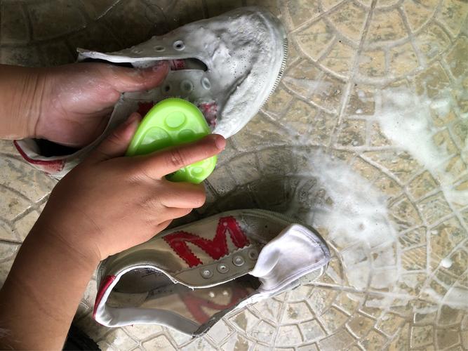 鞋靴清洗保养杀菌服务